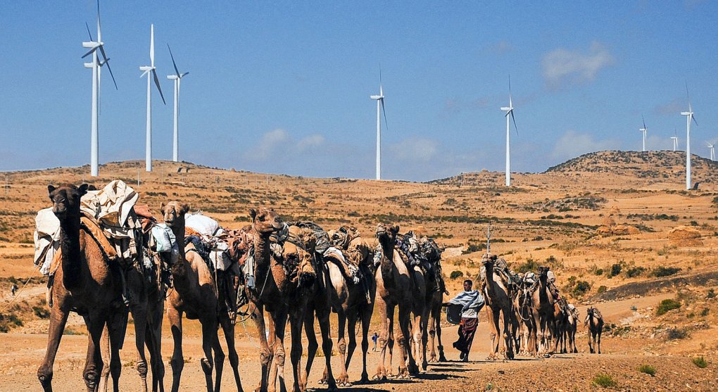 Místo uprchlíků může Afrika začít Evropě dodávat elektřinu