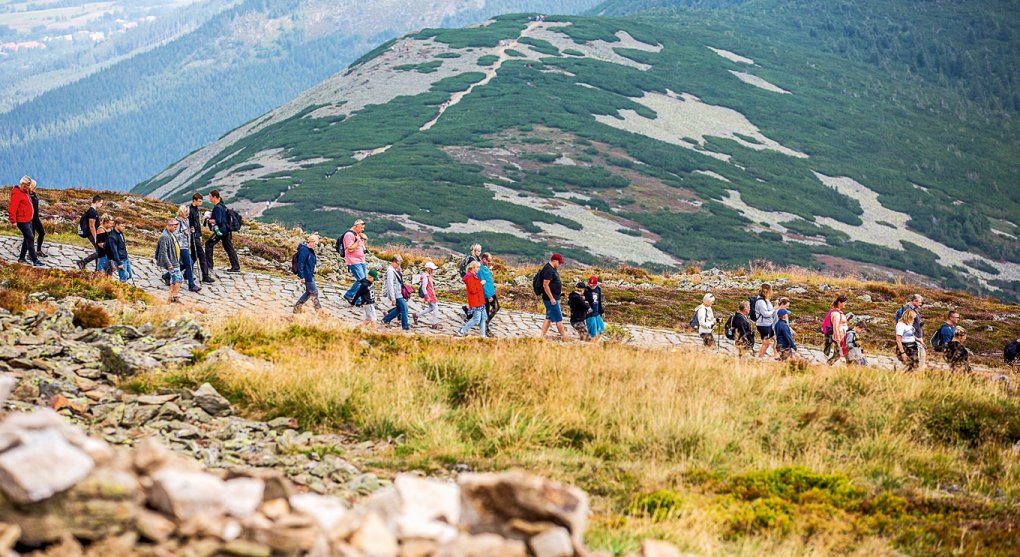 Abonentka na hory. Regulace turistů se odkládá