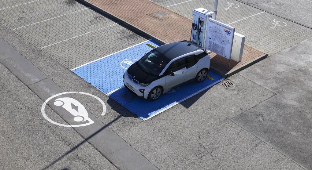 Daň za přechod k elektromobilitě: v Německu prý zanikne 178 tisíc míst