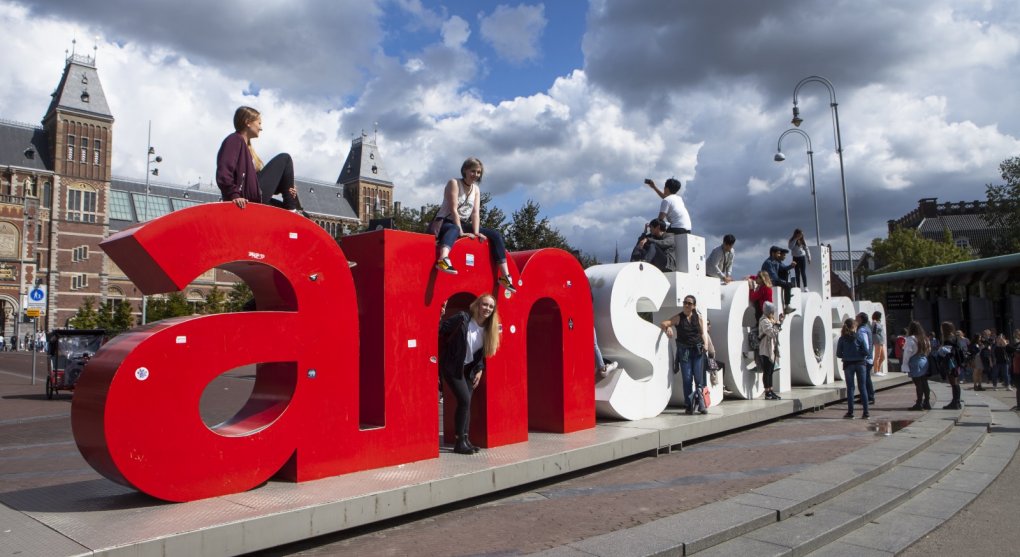 Do Amsterodamu mají jezdit jen „kvalitní“ turisté