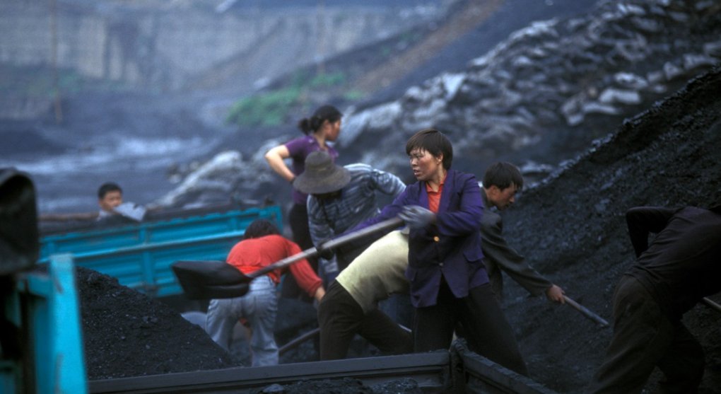 Čína, Indonésie a Vietnam spalují rekordně uhlí. Podílejí se na třetině globálních emisí v energetice