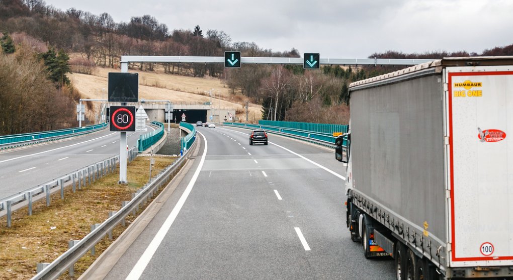 Úředníci ministerstva dopravy přišli kvůli špatně spočítanému mýtu o peníze