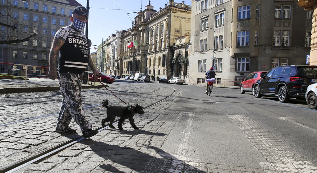 Miliardy na poslední chvíli. Investoři do nemovitostí utráceli na konci roku