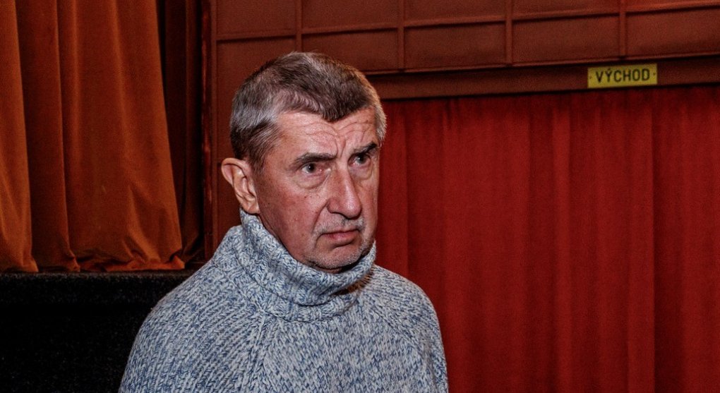 Když nemáš program, dej tam Ukrajince. Babiš láká voliče SPD