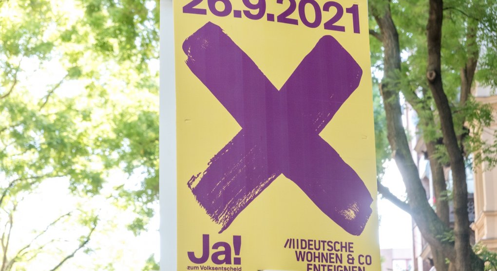 Berlíňané hlasují o vyvlastnění firem s tisícovkami bytů