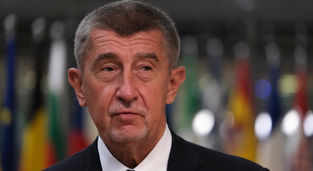 Od Macrona na finanční prokuraturu. Co se stane, když bude Babiš prezidentem