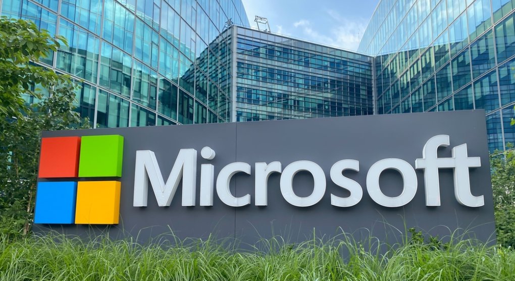 Microsoft vyděsil investory, žádá po nich patnáct let trpělivosti. Akcie se propadly