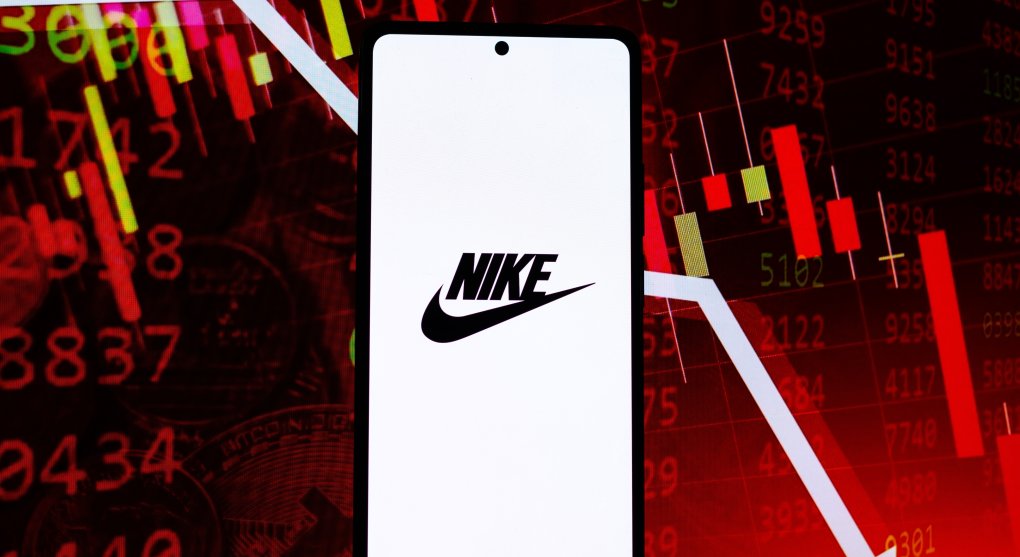 Akcie Nike klesly o 28 miliard dolarů poté, co firma předpověděla neočekávaný pokles tržeb