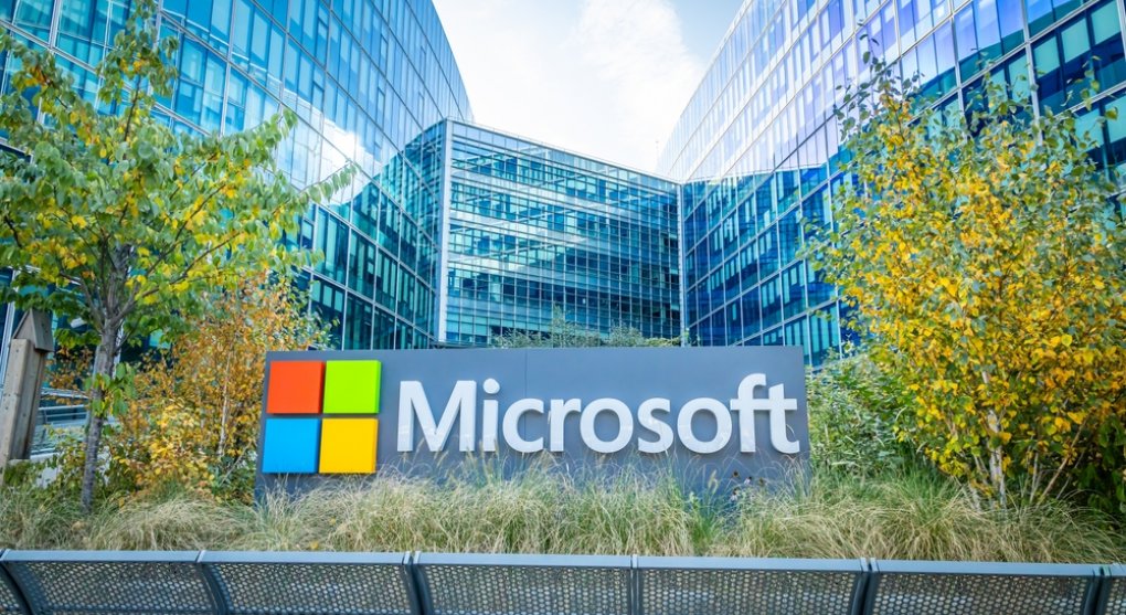 Microsoft krátce předstihl Apple v čele nejhodnotnějších firem světa