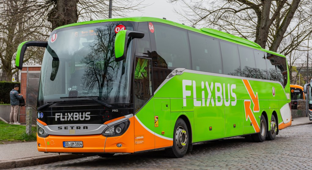 Porsche Holding získává podíl ve firmě, která provozuje FlixBus