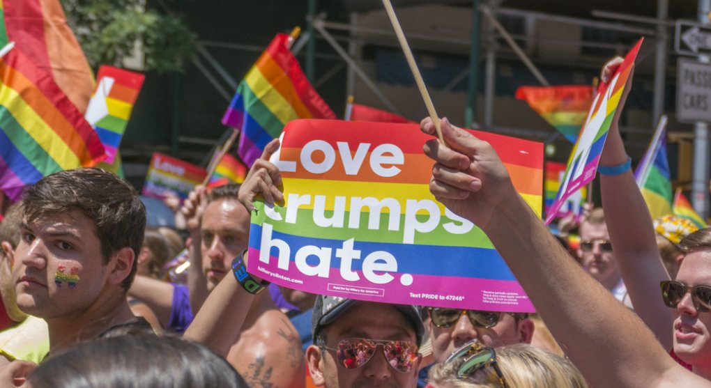 Trumpovo vítězství zasáhlo LGBT komunitu: Menšiny varují, že opustí USA