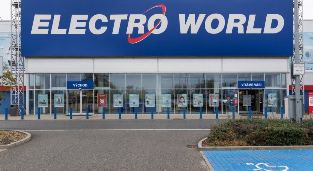 Sbohem. Electro World se loučí, české prodejny přebírá Datart