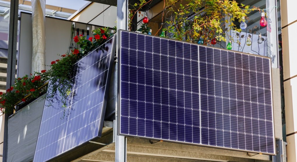 Němci si na balkónech instalují solární elektrárny. Nově mohou mít výkon 800 wattů