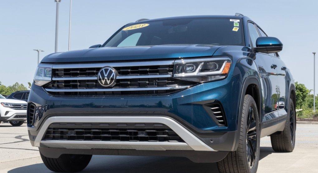 Airbag vypnutý za jízdy? Volkswagen svolává na 300 tisíc aut v USA a Kanadě kvůli vážné závadě