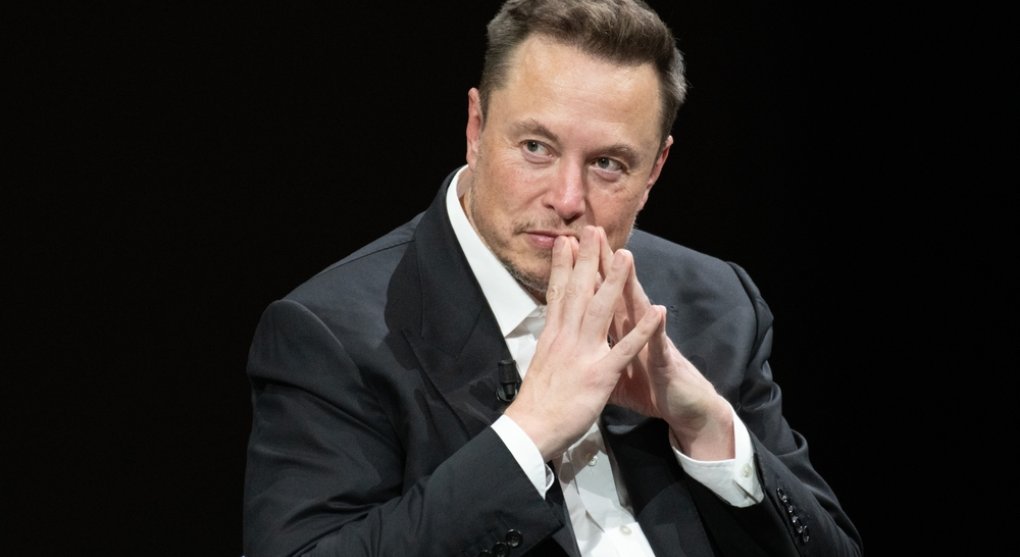 Elon Musk se stal nejbohatším člověkem v dějinách