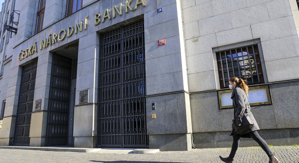 Český bankovní sektor je odolný, ČNB ale kvůli rizikům zavádí novou rezervu