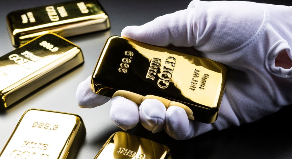 Centrální bankéři bohatých zemí se vracejí ke zlatu. Dolaru věří méně