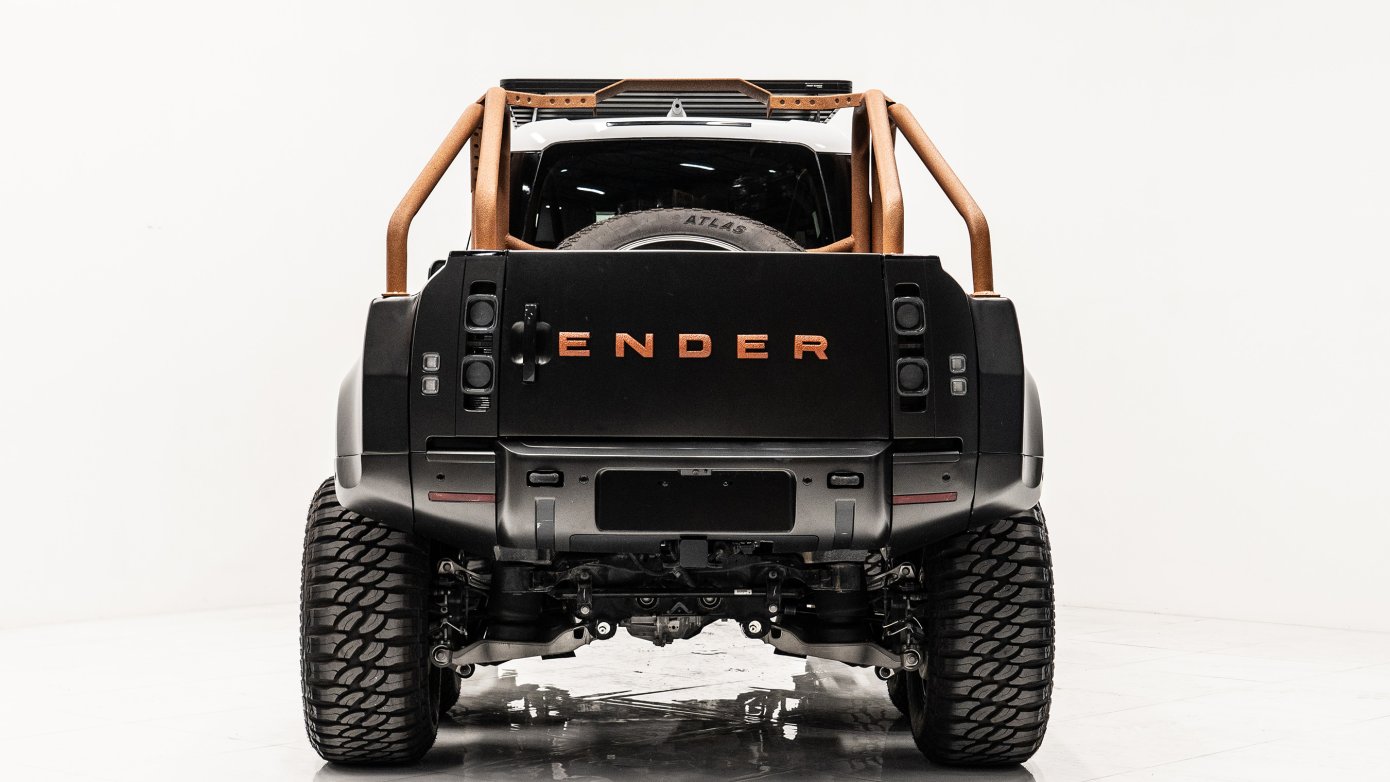 Luxusní terénní monstrum: Land Rover Defender 6x6